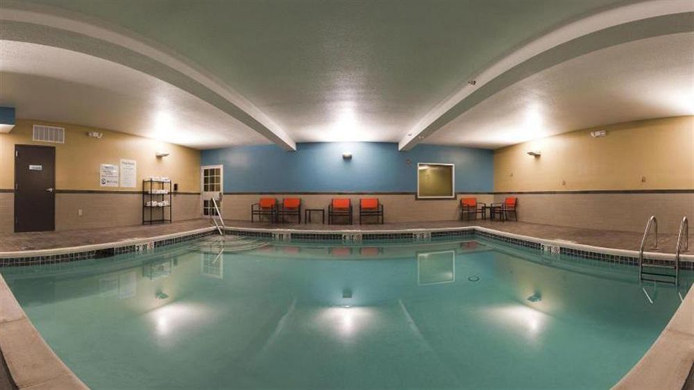 Holiday Inn Express Hotel & Suites North Kansas City By Ihg Dış mekan fotoğraf