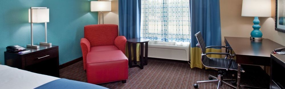 Holiday Inn Express Hotel & Suites North Kansas City By Ihg Dış mekan fotoğraf
