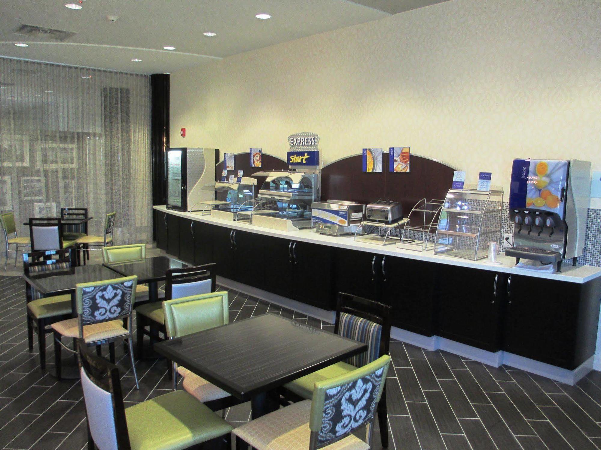 Holiday Inn Express Hotel & Suites North Kansas City By Ihg Dış mekan fotoğraf