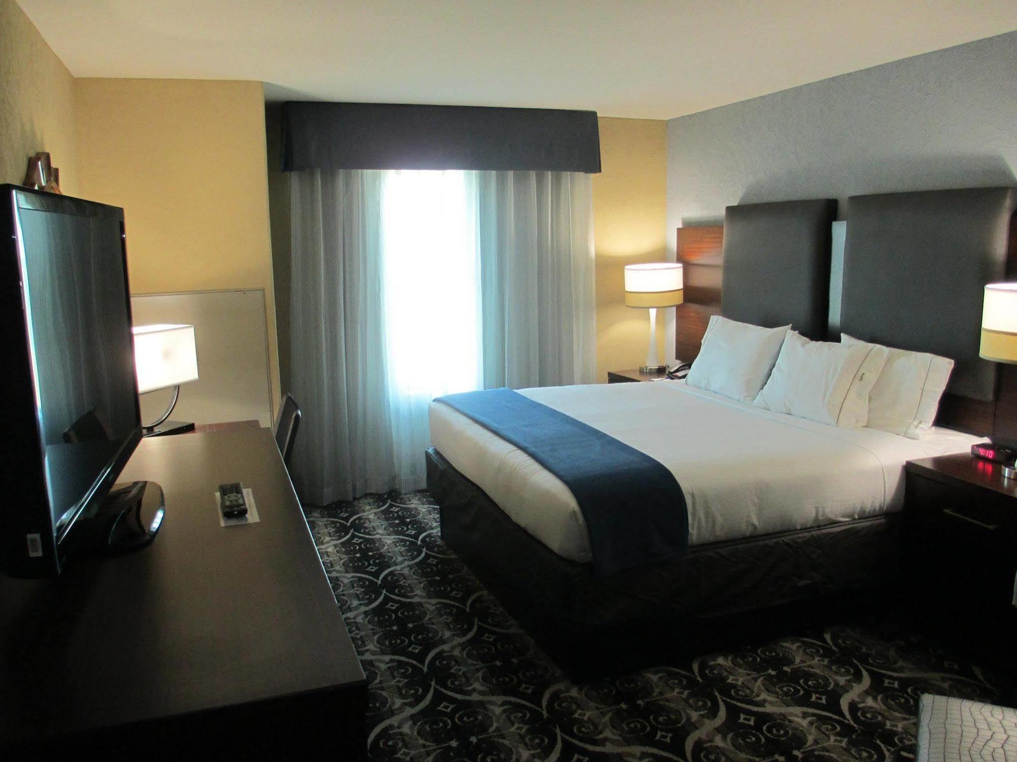 Holiday Inn Express Hotel & Suites North Kansas City By Ihg Dış mekan fotoğraf