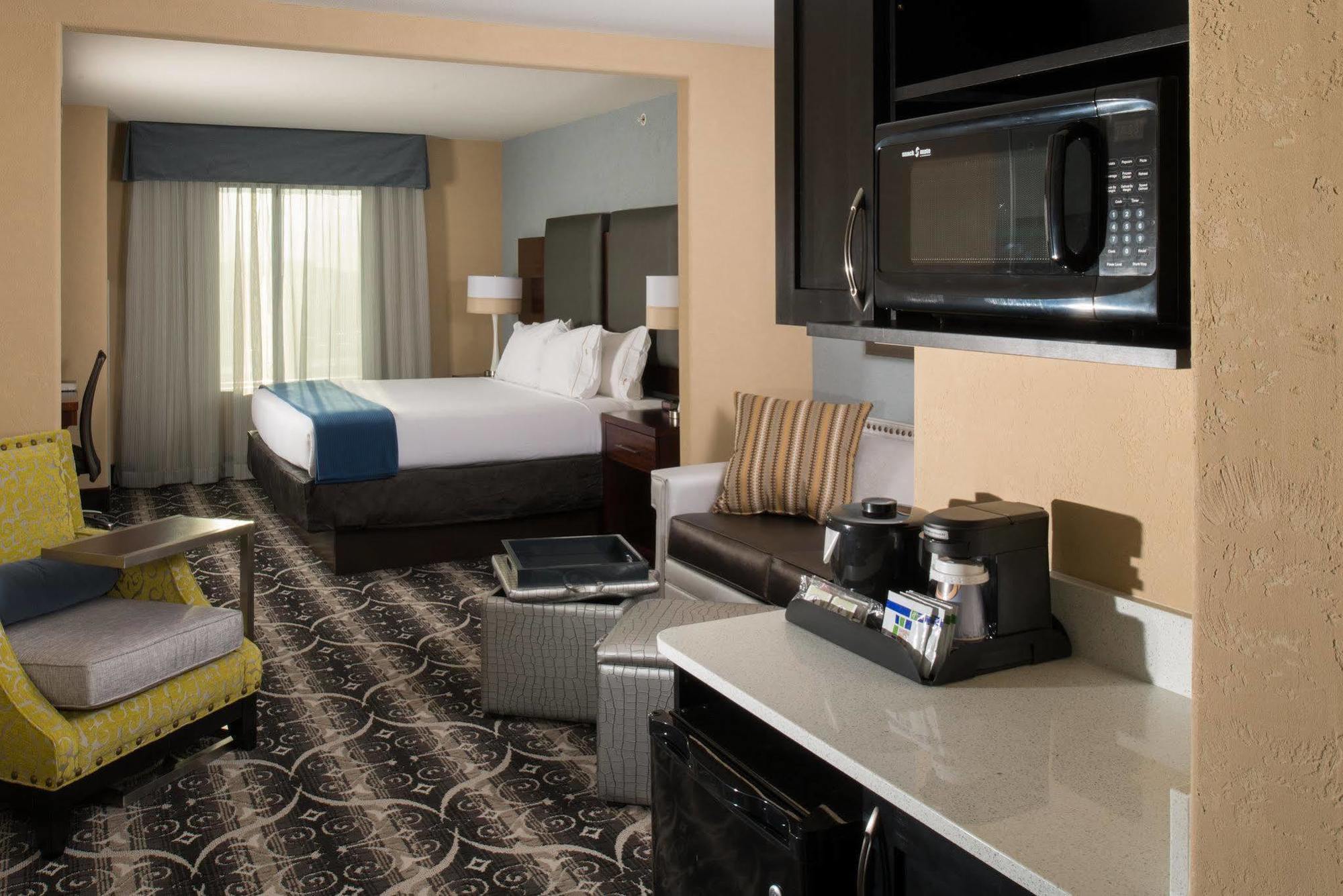 Holiday Inn Express Hotel & Suites North Kansas City By Ihg Dış mekan fotoğraf