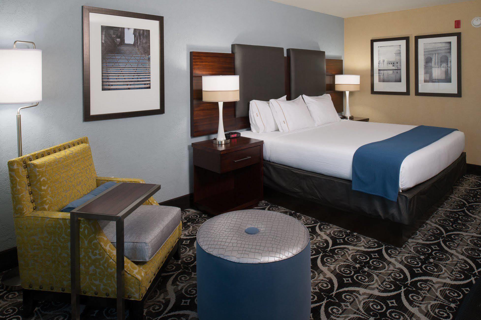 Holiday Inn Express Hotel & Suites North Kansas City By Ihg Dış mekan fotoğraf
