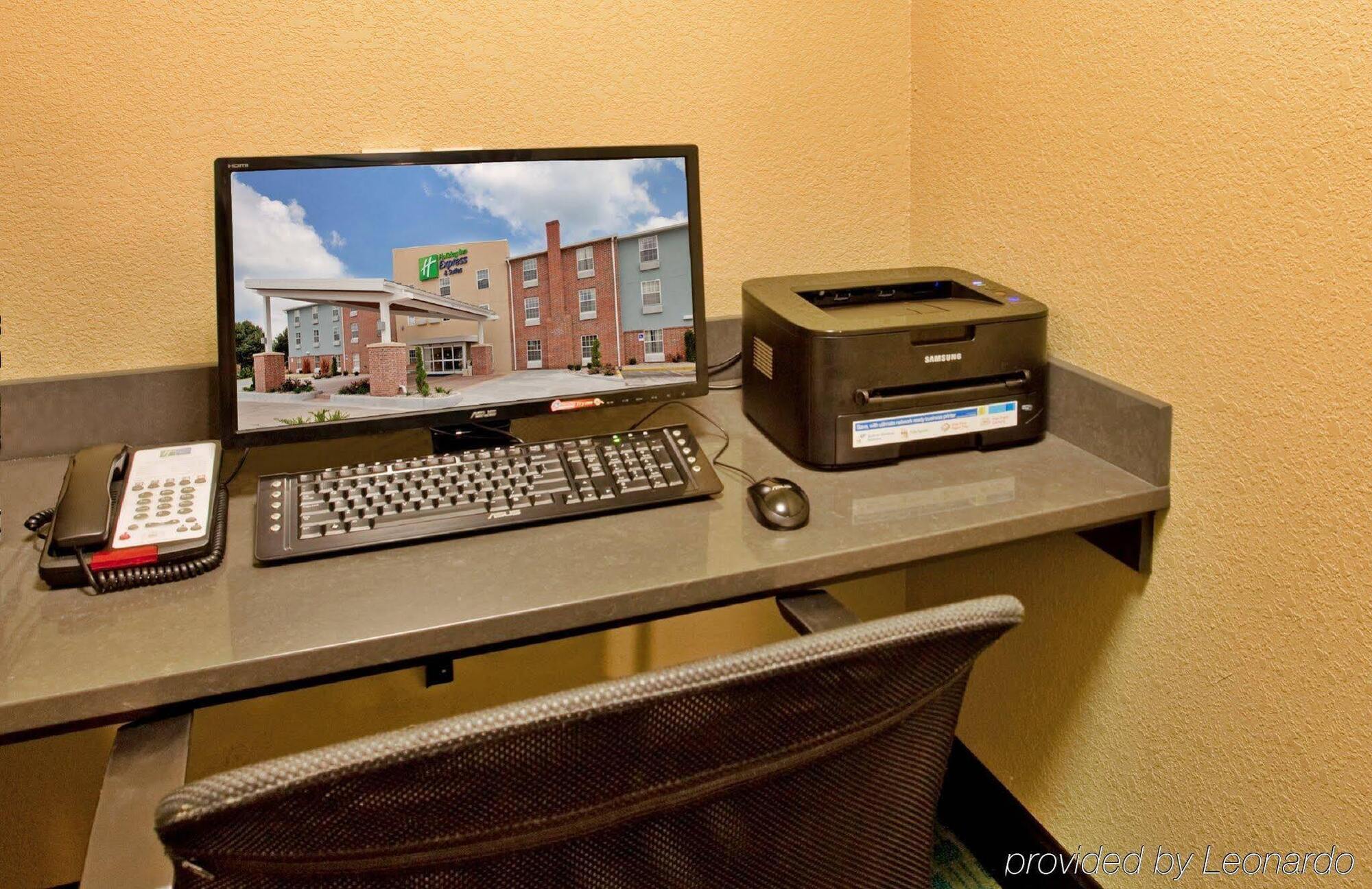 Holiday Inn Express Hotel & Suites North Kansas City By Ihg Dış mekan fotoğraf
