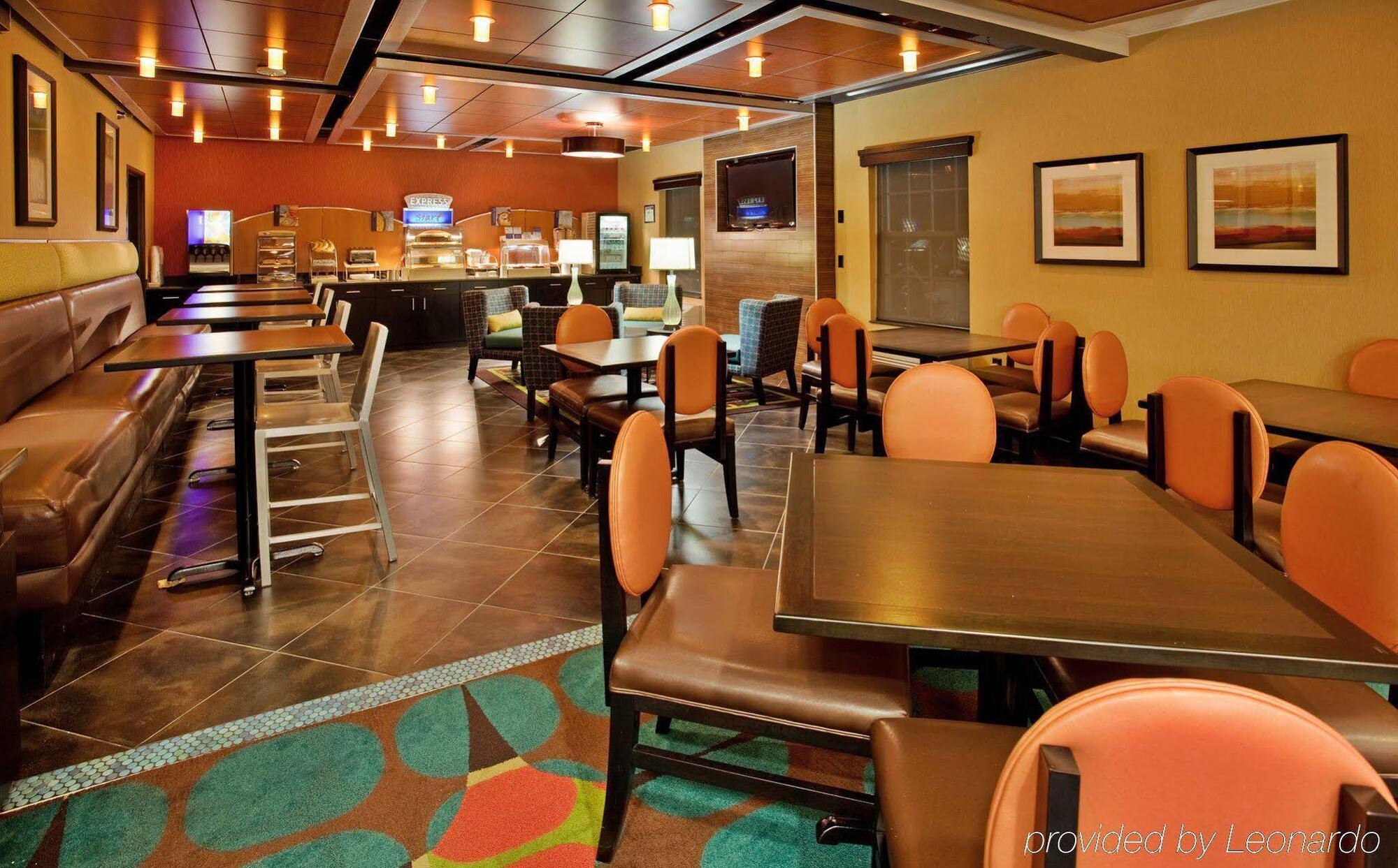 Holiday Inn Express Hotel & Suites North Kansas City By Ihg Dış mekan fotoğraf
