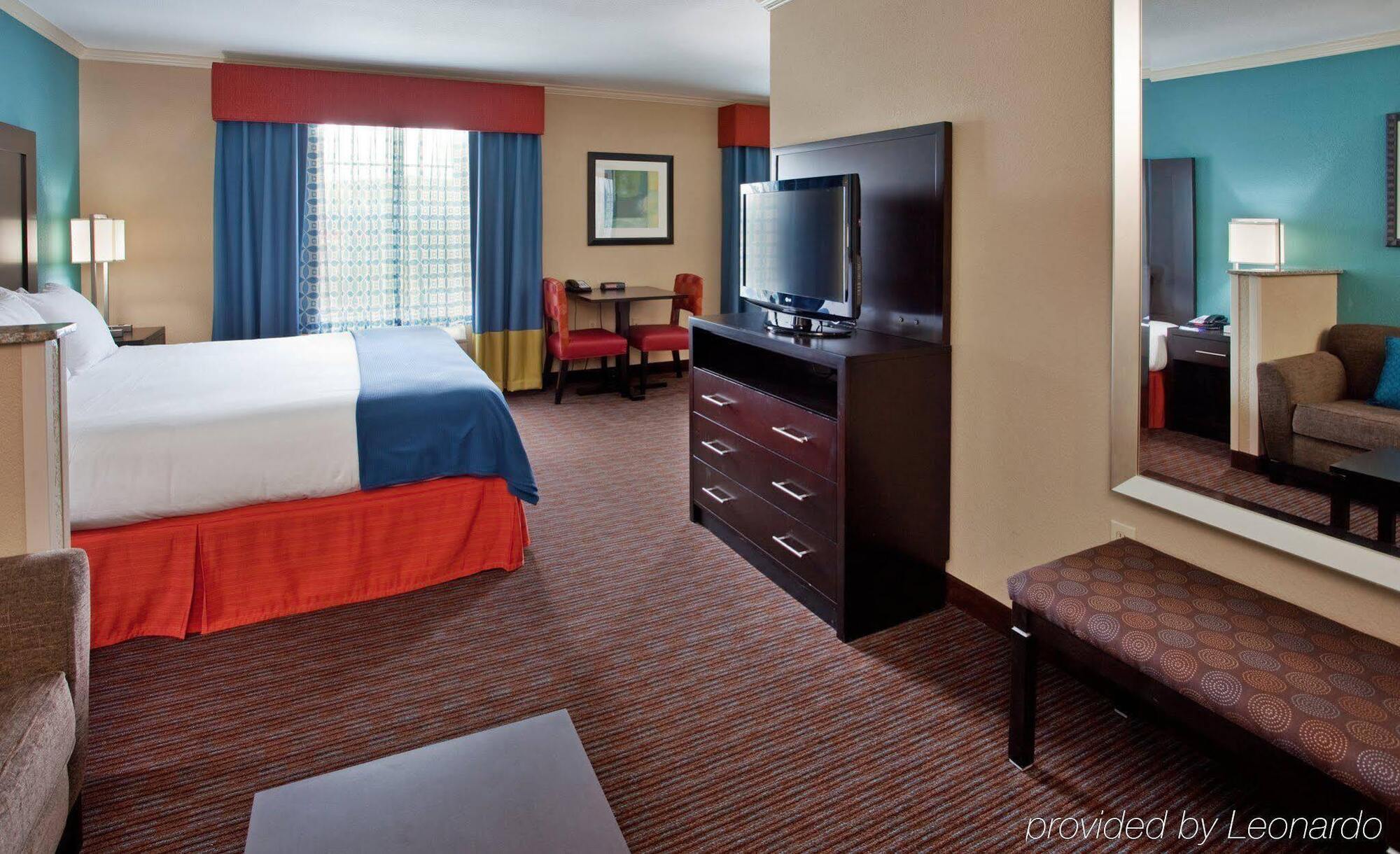 Holiday Inn Express Hotel & Suites North Kansas City By Ihg Dış mekan fotoğraf