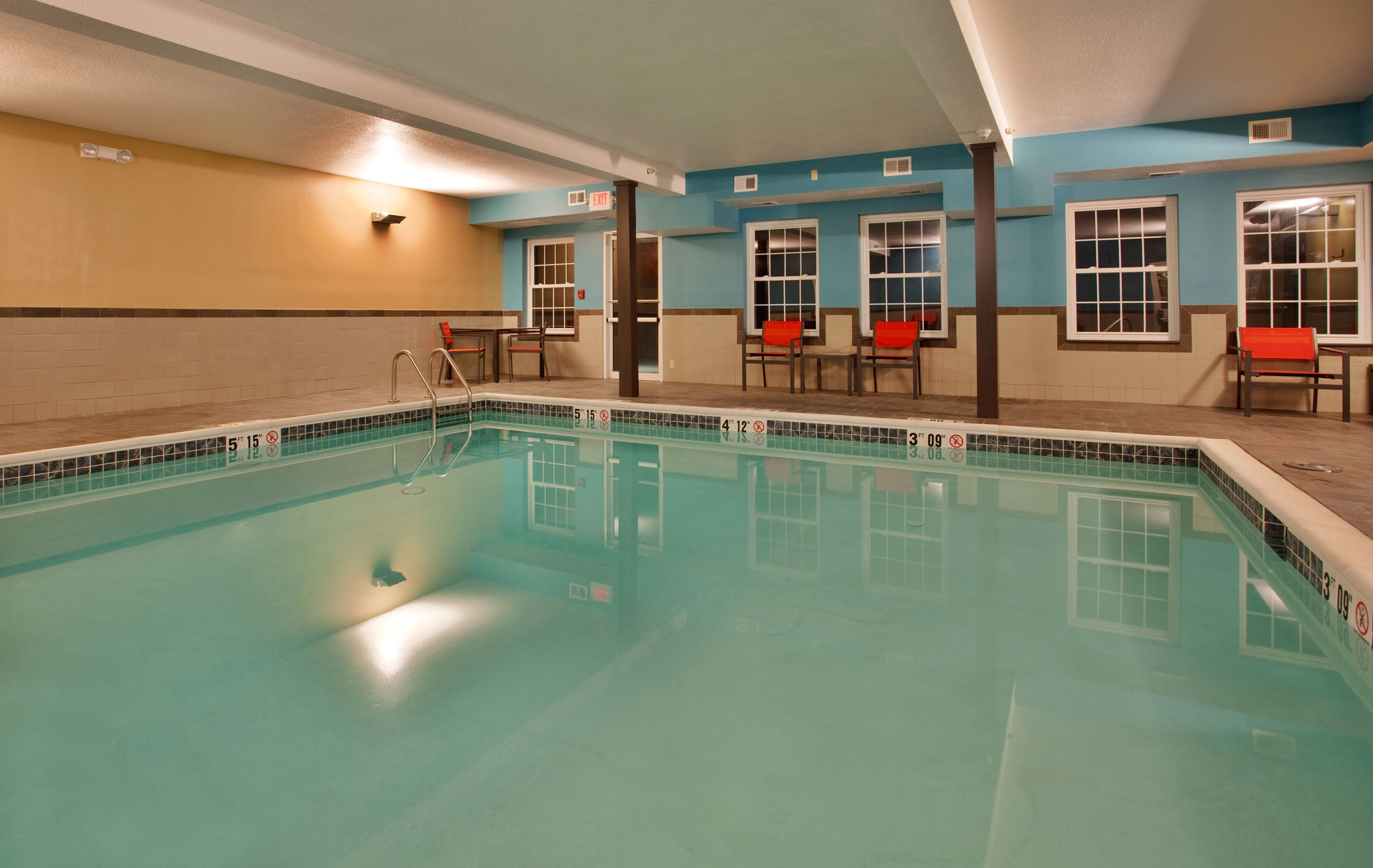 Holiday Inn Express Hotel & Suites North Kansas City By Ihg Dış mekan fotoğraf
