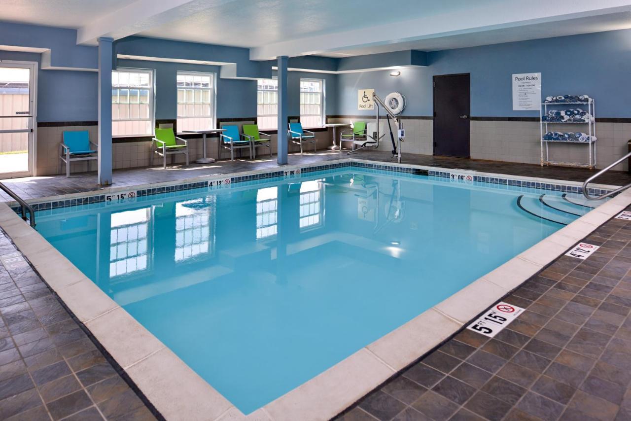 Holiday Inn Express Hotel & Suites North Kansas City By Ihg Dış mekan fotoğraf