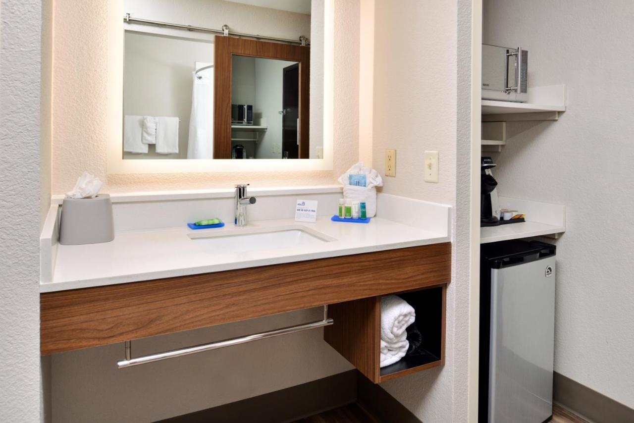 Holiday Inn Express Hotel & Suites North Kansas City By Ihg Dış mekan fotoğraf
