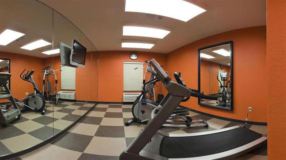 Holiday Inn Express Hotel & Suites North Kansas City By Ihg Dış mekan fotoğraf