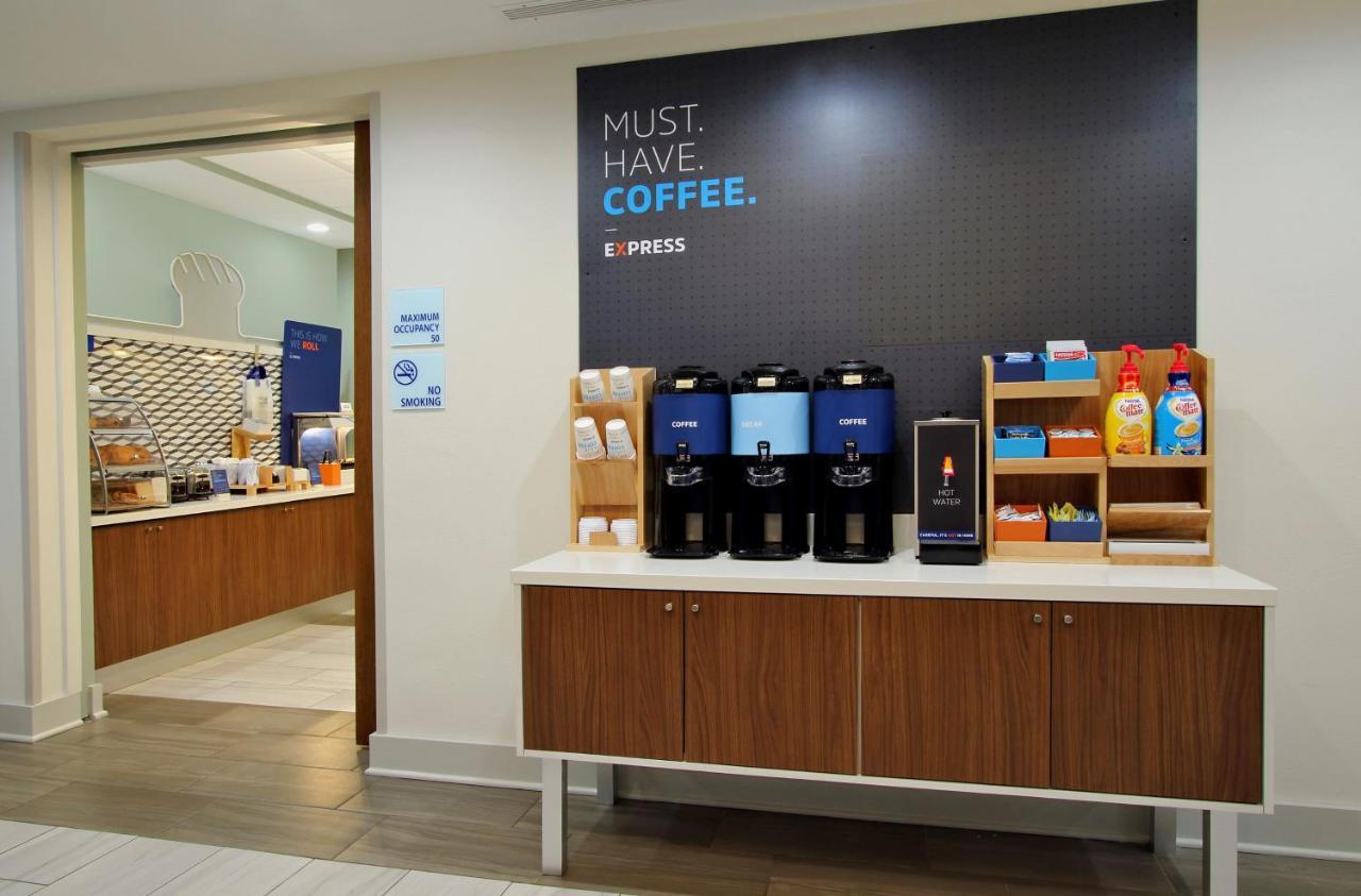 Holiday Inn Express Hotel & Suites North Kansas City By Ihg Dış mekan fotoğraf