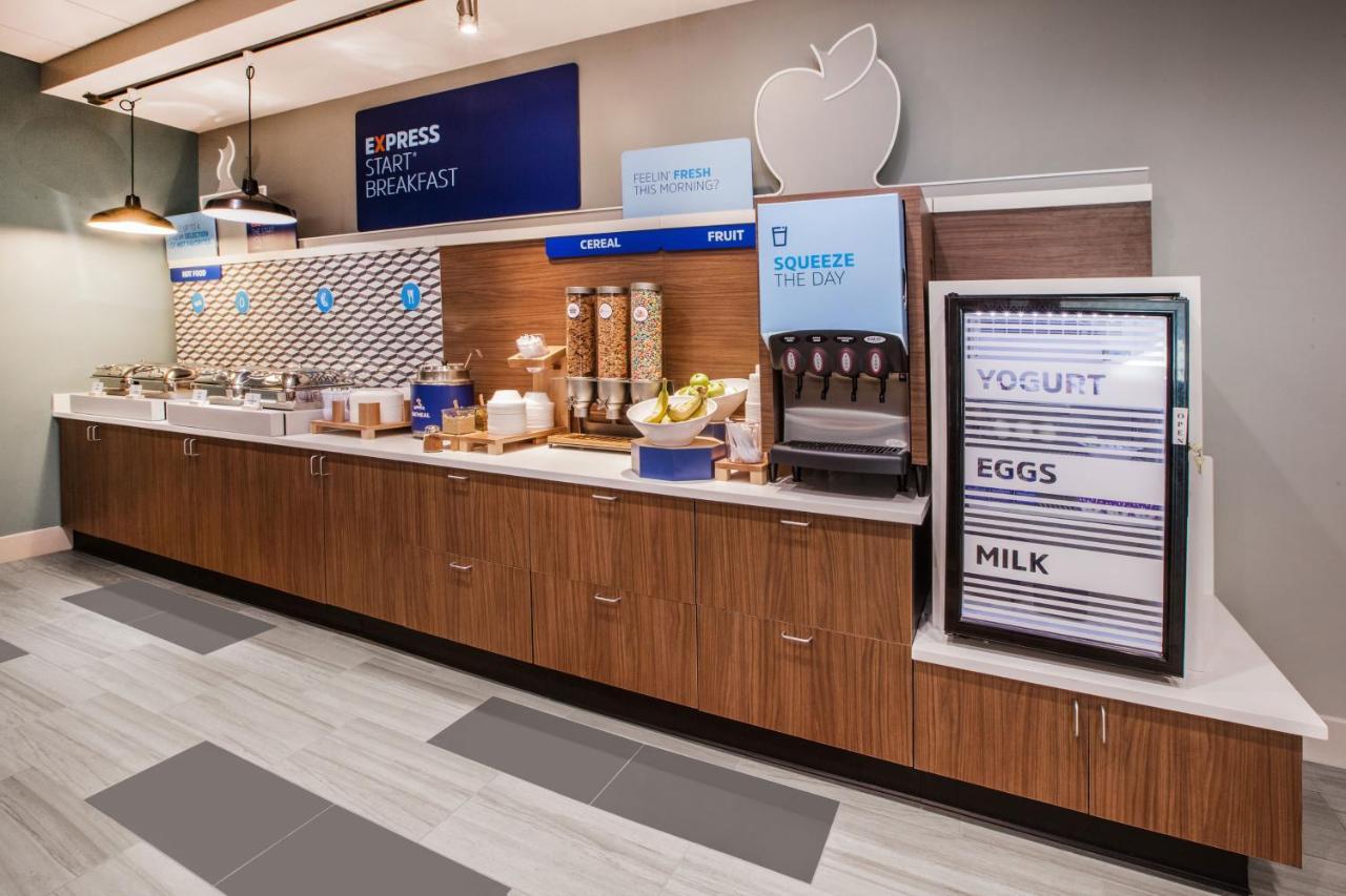 Holiday Inn Express Hotel & Suites North Kansas City By Ihg Dış mekan fotoğraf